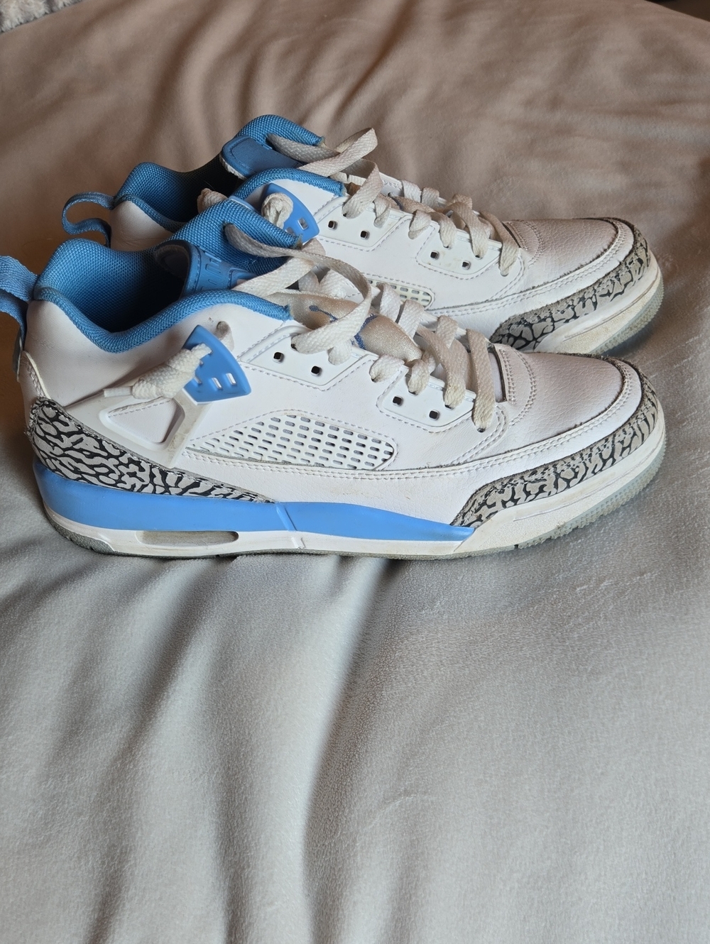 Nike Air Jordan Spizike Low Youth Basketball Sneakers